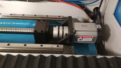 Servo 2,4 Nm na pojezdu, závitovka d=30 mm.jpg (108.92 KiB) Zobrazeno 5215 x Servo 2,4 Nm na pojezdu, závitovka d=30 mm