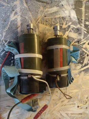 DC motorky s encoderem, 2ks cena 400kc oba