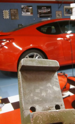 svarovani litiny -praskly mikrometricky doraz S28 (2).jpg