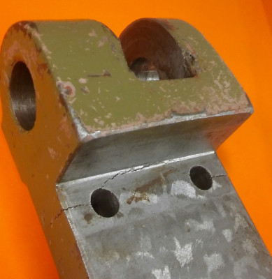 svarovani litiny -praskly mikrometricky doraz S28 (5).jpg