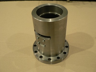 Zadní část místo na připojení enkodéru