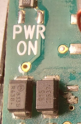 detail originalni desky.jpg (136.81 KiB) Zobrazeno 4193 x Originální deska - porovnání s postiženou deskou