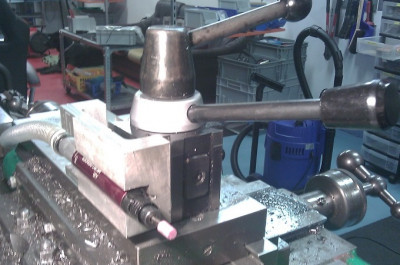 Suportova bruska mini (2).jpg (123.59 KiB) Zobrazeno 4488 x Suportova mini bruska, chlazeny drzak