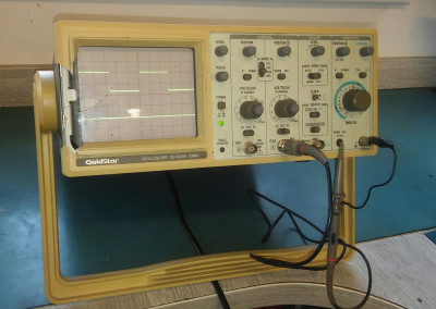 Analogovy osciloskop (3).jpg