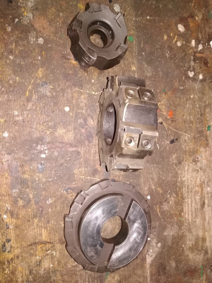 frézy narex 2x 125mm (300Kč/kus)  1x 80mm (250Kč)  Nebo všechny za 700Kč