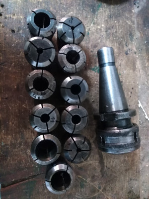 upínač ISO40 + 11kleštin cena 1000Kč (dohoda)