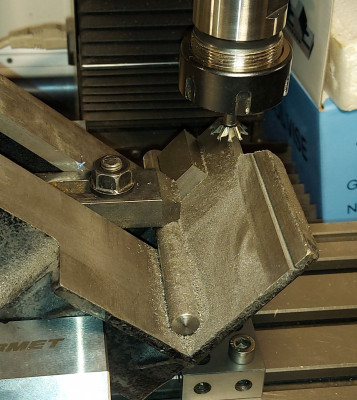 Drážka v pevné čelisti