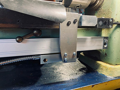 dro2.jpg (136.24 KiB) Zobrazeno 5469 x Tady už jsou i zakapané šrouby