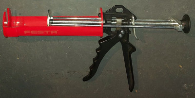 Pistole na kartuše 56 mm.jpg