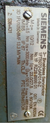 Servo siemens s hranatou přírubou.PNG