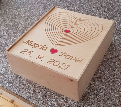 Wedding wine box.jpg