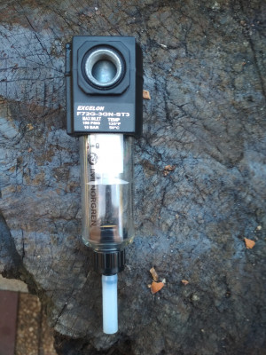 1x pneu. filtr F72G-3GN-ST3 - 350,- Kč