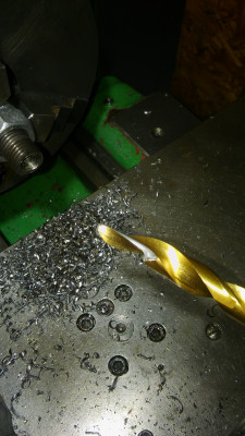 zlomeny vrtak vrtani M16 zavitovky 12.9 (5).jpg