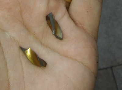 zlomeny vrtak vrtani M16 zavitovky 12.9 (3).jpg