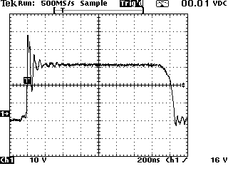 30V, 5A, 4 mikrokroků, motor stop, slow decay - napětí na vinutí detail