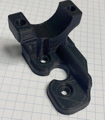 drzak1.jpg (132.1 KiB) Zobrazeno 5376 x Realita - velikost 62x34x30mm