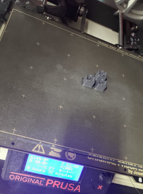 3D tisk ohradky Prusa Mk3s(1).jpg (795.38 KiB) Zobrazeno 6173 x Prusa vytisk Prusament PC blend CF