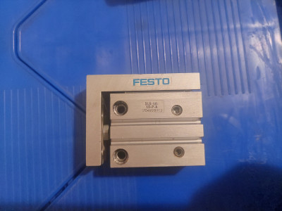 20240120_180411.jpg (4.07 MiB) Zobrazeno 669 x SLS-10-10-P-A saně Mini, pouze namontované, cena 250 Kč