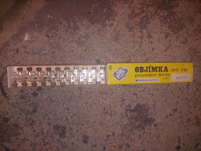 20240120_181853.jpg (10.25 MiB) Zobrazeno 670 x staré objímky, cenu nevím :D