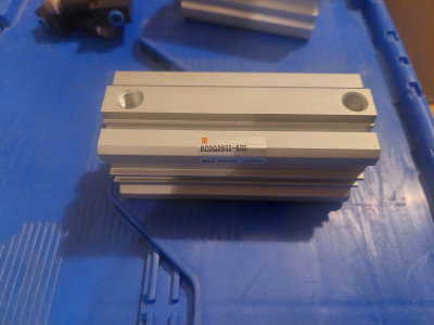 20240120_180224.jpg (4.3 MiB) Zobrazeno 642 x kompaktní válec, ECDQ2B32-60D, SMC , nový, cena 250Kč