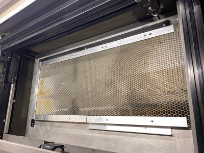 laser.jpg (106.97 KiB) Zobrazeno 10687 x honeycomb