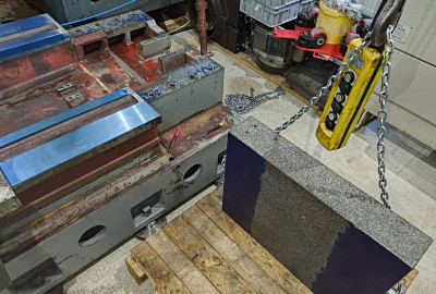 Hartford VMC 850 - Kontrola dosedací plochy stojanu