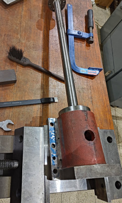 Hartford VMC 850 - oprava souběžnosti šroubu a vedení osy Y