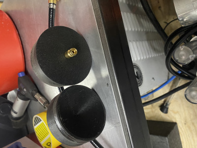 TPU uzavery svodu pro privod argonu do svodu, druhý s otvorem 2mm na odvod plynu