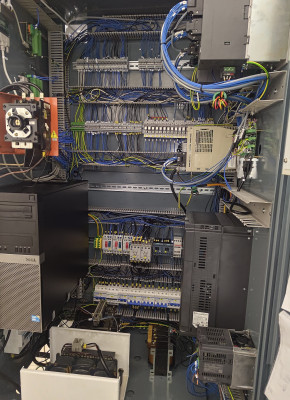 P_20251125_222212.jpg (3 MiB) Zobrazeno 15465 x nadrátovaný rozvaděč