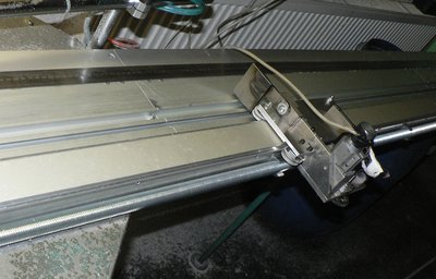 posuvný doraz k pile.jpg