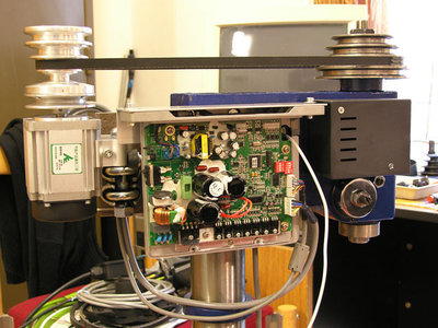 02.jpg (107.96 KiB) Zobrazeno 7507 x Pohled na řídící jednotku AC servomotoru.