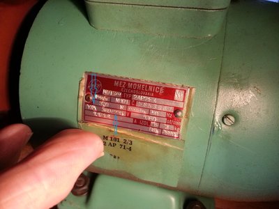 Vyznacil som to modrymi sipkami