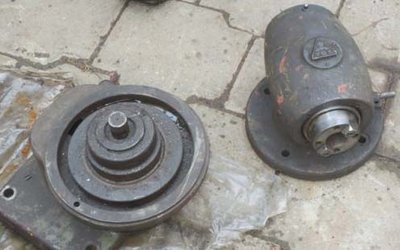 hlava.jpg (37.68 KiB) Zobrazeno 4711 x Hlava na kameny do T - drážky hlavou nelze pohybovat při frézování