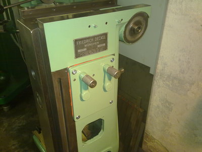 už jen ořezat tmel