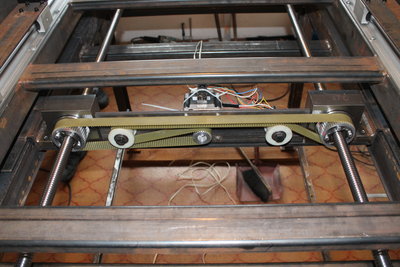 Sestavený pohon, připravený na testování.