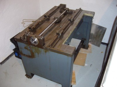 Nelekejte se, to není rez, ale nějaký sajrajt z oleje co jde těžko smýt.