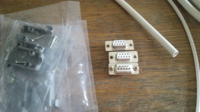 Konektory ze starých zásob+kabel