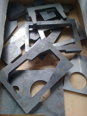 Výpalky z plechov 11523 - 10mm a 20mm