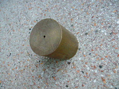 prumer 63 delka 78, hmotnost asi 2,04 kg<br />cena 200 kc