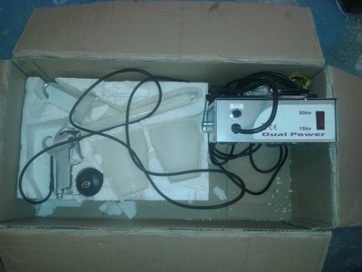 Pistole pro přáškové lakování včetně zdroje a 1 kg barvy 4000Kč