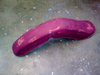 Takže pomalu začínáme, bylo potřeba vybrat "lepší" věci které se nedají použít. Jako je blatník, apod.