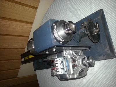 a s motorovou řemeničkou