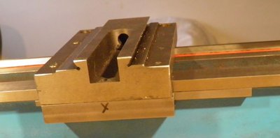 vložení klínu ze zadní strany