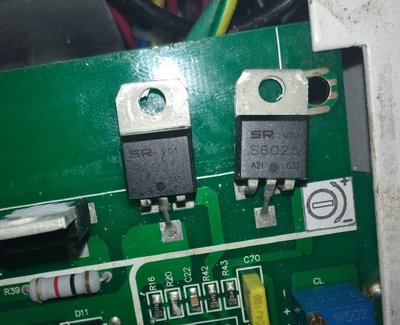 část jednoho ze dvou tištěných spojů