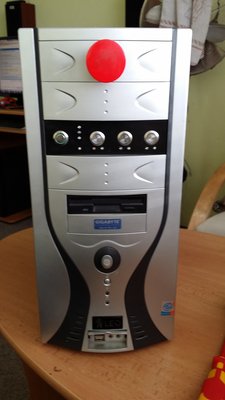 Pohled na PC CNC a ovládáni + signalizace