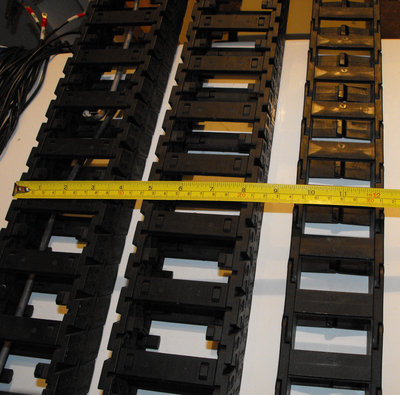 Střední a velký průřez, délka 1060mm - cena za kus 300 Kč.