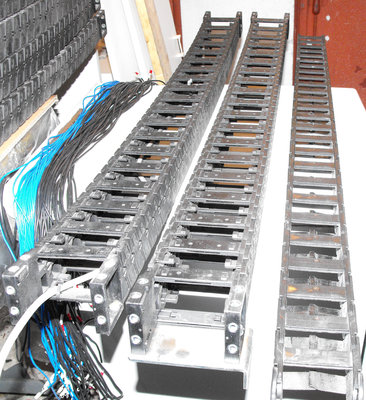 Střední a velký průřez, délka 1060mm - cena za kus 300 Kč.