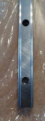 THK_SSR15.jpg (163.52 KiB) Zobrazeno 3958 x samotná kolejnice THK SSR15 bez vozíků