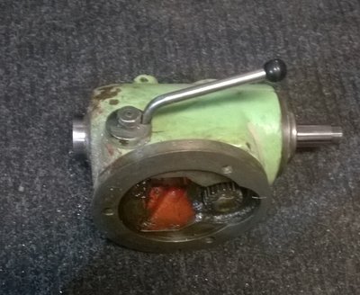 WP_20151206_001.jpg (159.74 KiB) Zobrazeno 6319 x frézovací hlava