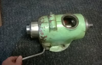 WP_20151206_003.jpg (176.54 KiB) Zobrazeno 6187 x frézovací hlava ve vysunuté poloze